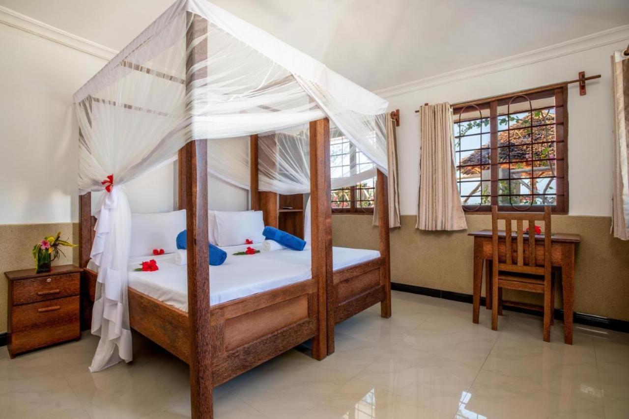 Amber Lodge Pongwe Ngoại thất bức ảnh