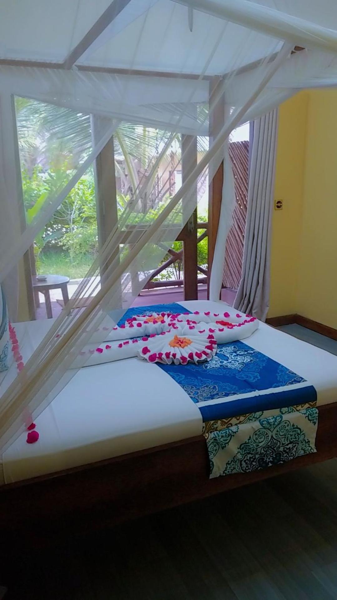 Amber Lodge Pongwe Ngoại thất bức ảnh